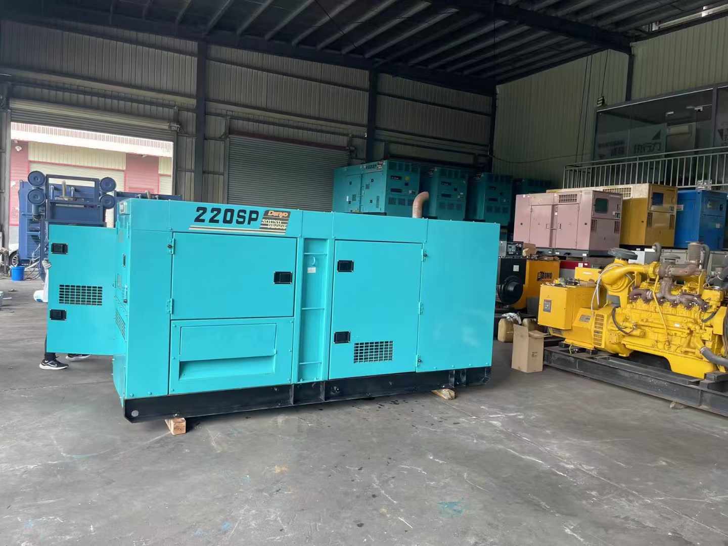 富锦800kW 柴油发电机的输出电流波动范围是多少？