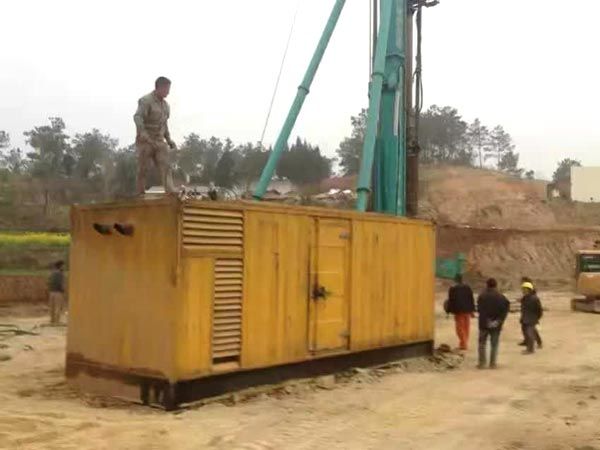 富锦如何判断水冷式机油散热器密封件是否需要更换？